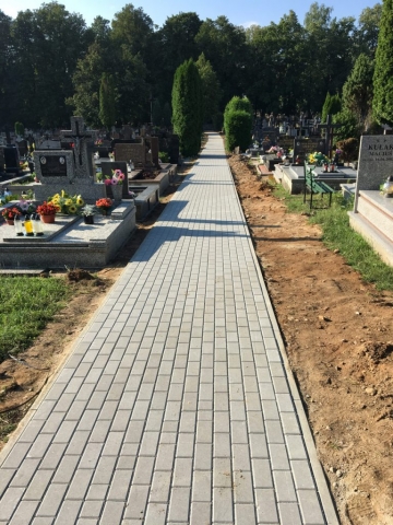 Budnik - Układanie kostki brukowej - Cmentarz w Sokółce
