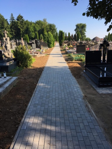 Budnik - Układanie kostki brukowej - Cmentarz w Sokółce